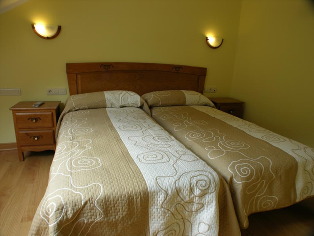 Apartamentos Puente La Molina Кареня де Кабралес Стая снимка